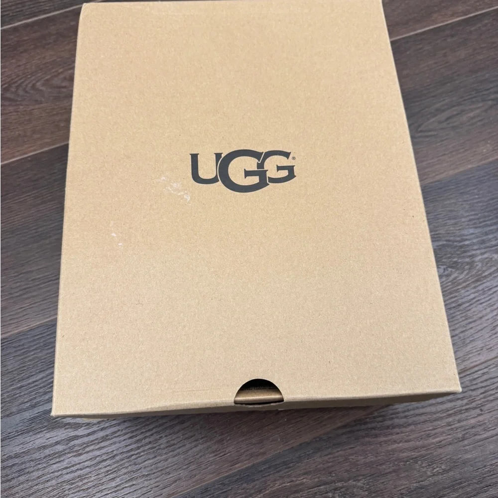 UGG Women Gray Boots - Picture 3 of 6